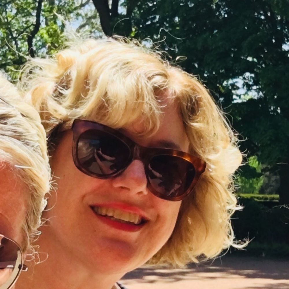 Meet your Posher, Elizabeth